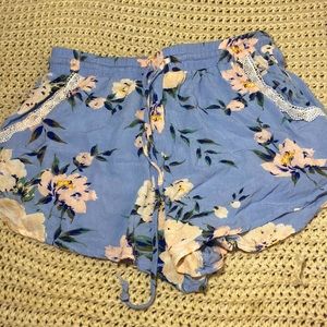 Charlotte Russe shorts Small